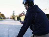 Nu starter skolerne igen - ved du, hvad dit barn laver på cyklen?