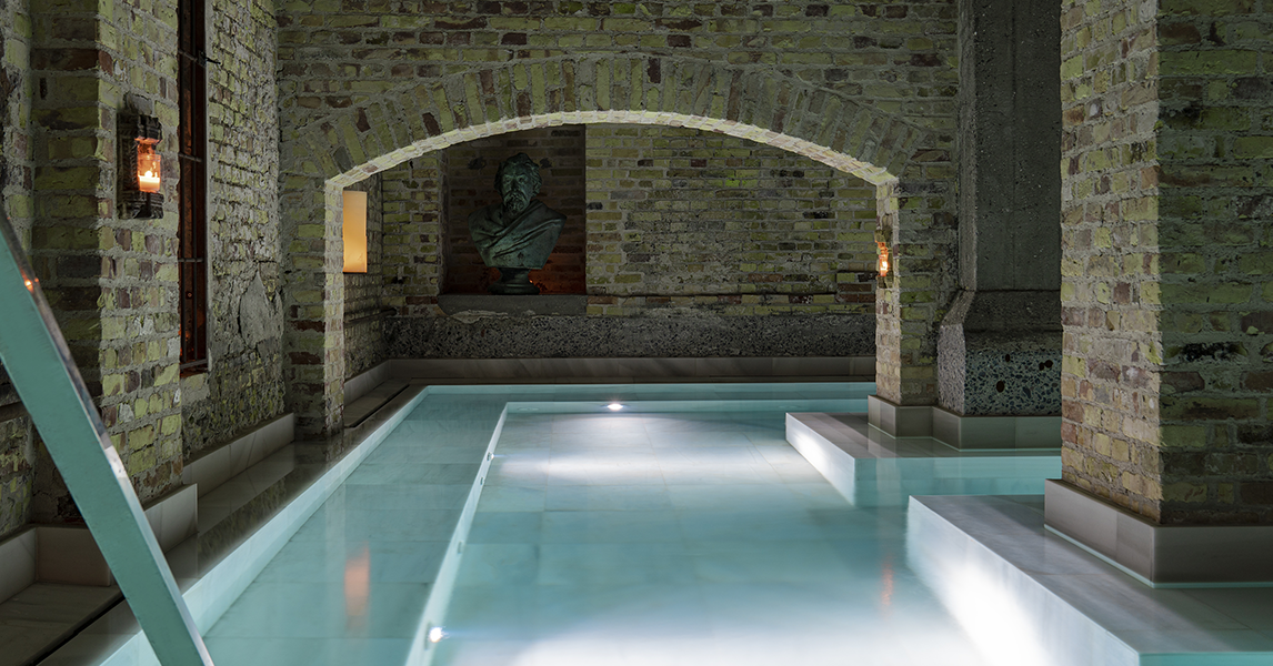 Tag en tur i AIRE Ancient Baths
